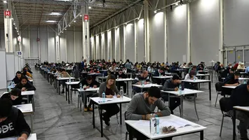 Rezidenții dau examenul care îi poate face medici. Când încep probele și care este media minimă de promovare
