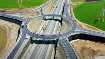 Umbrărescu construieşte primul nod rutier turbion din România. Progrese la Lotul 3 al Autostrăzii A7 VIDEO