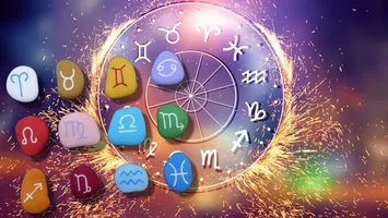 Horoscop rune 2 iunie 2025. ALGIZ, inversată, trage semnale de alarmă legate de sănătate şi asocieri, dar JERA aduce veşti bune