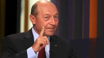 Traian Băsescu: România nu poate suporta un preşedinte aventurier, izolaţionist, un preşedinte care vrea, mai degrabă, către Rusia decât către UE şi NATO