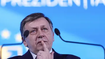 Crin Antonescu susţine înarmarea României: „Nu avem de ales. Suntem în flancul estic, nu putem muta ţara de aici”. Ce spune candidatul coaliţiei despre stagiul militar obligatoriu