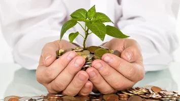 3 ZODII atrag succesul financiar după intrarea SOARELUI în TAUR 