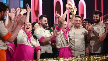 Claudiu Gherguţ, câștigător Chefi la cuţite 2025, a avut o copilărie amară: „Am mâncat pâine mucegăită cu muștar, sare și ceapă”