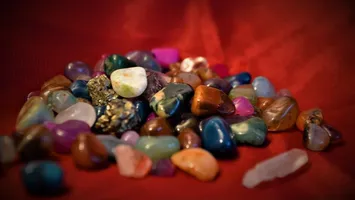 Piatra care îți aduce noroc la bani. Trebuie neapărat să o ai, pentru că este foarte importantă în Feng Shui