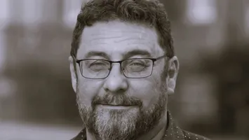Profesorul şi jurnalistul Alin Fumurescu a murit la 57 de ani