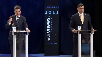 Dezbatere Nicușor Dan vs George Simion. Liderul AUR: ”Fondurile Uniunii Europene nu trebuie să meargă către Ucraina” / Dan: ”Trebuie să facem din România țara în care cei din diaspora, dacă vor să vină acasă, să se simtă confortabil”