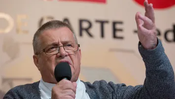Mircea Dinescu, despre sprijinul primit de George Simion: „Părerea mea e că l-a păcălit pe Georgescu. Dacă candida doamna Cristela, avea mai mult succes”
