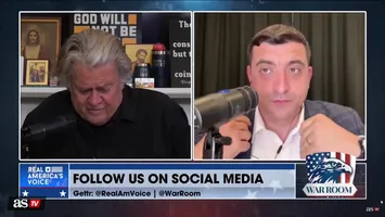 George Simion i-a acordat un interviu lui Steve Bannon, creatorul mișcării MAGA demis de Donald Trump: „Într-o lună îl vom pune pe Călin Georgescu înapoi la conducerea României”