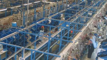 Concedieri în masă la o altă fabrică din România. Câți oameni vor fi dați afară, ce compensații vor primi aceștia