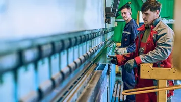 Un colos românesc renunță la vechea fabrică după 16 ani. Vrea să facă revoluție în România cu noua uzină