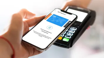 Dispar banii cash. Lege specială pentru cei care vor să plătească cu numerar