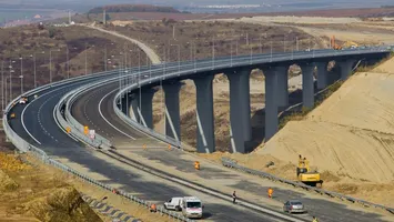 Autostrada Sibiu-Piteşti avansează! Avem primul tunel forat din România