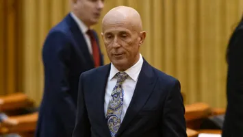 Cum se apără Mugur Mihăescu, care a primit bani pentru chirie în București, cu toate că are casă în Ilfov: „Nu am ştiut”