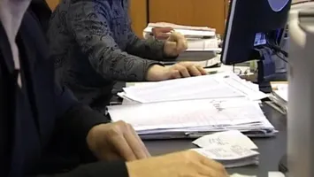 România are cu 120.000 mai mulți bugetari decât acum 10 ani, deși populația scade și ne aflăm în plin proces de digitalizare. Cum este posibil acest lucru