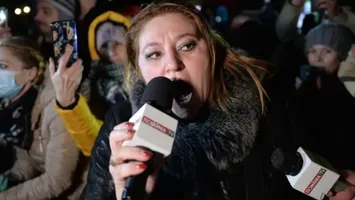 Diana Șoșoacă, înainte de votarea moțiunii de cenzură: „Nu avem ce căuta duminică la Țebea alături de trădătorii neamului românesc”