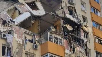 Victimele exploziei din Rahova, căutate sub dărâmături cu drone și câini de urmă. Zona arată ca după bombardament, cel puțin 17 victime