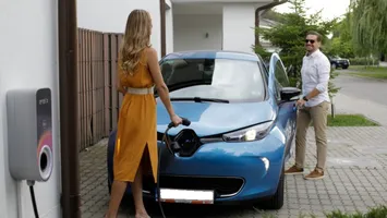 Ce ai nevoie și cât costă să-ți montezi stație de încărcare acasă. Plinul pentru mașina electrică cu doar 70 lei