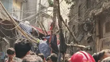 Cutremur de 5,5 grade, cel puțin 6 persoane au murit. Clădirile din Dhaka s-au zguduit, iar oamenii au ieşit panicaţi pe străzi