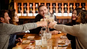 România, pe primul loc în UE la consumul de alcool. Datele unui nou raport OCDE