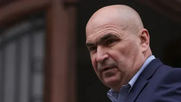 „Vor exista disponibilizări în sectorul bugetar, poate 10-15.000 de posturi sau mai mult”. Dilema Guvernului Bolojan în fața reducerii cheltuielilor statului