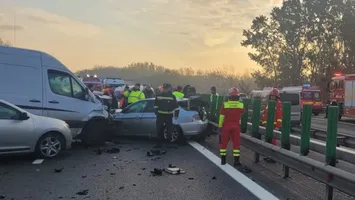 Carambol în apropiere de Constanța! 8 mașini și 14 persoane implicate. 4 răniți, transportați de urgență la spital