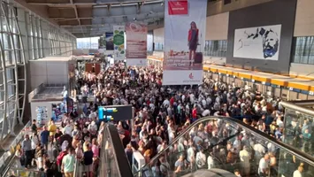 Ce înseamnă, de fapt, „acasă”, pentru românii care vor să se întoarcă din diaspora? Între țara în care trăiesc deja de mulți ani sau țara din care provin