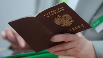 Ruşii se revoltă după ce UE le-a interzis vizele multiple Schengen: „La naiba cu Europa voastră! Câţi dintre cei care sosesc cu barca aţi primit astăzi?”