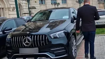 Răspunsul unui deputat SOS când a fost întrebat despre mașina de 120.000 de euro pe care o conduce, deși în declarația de avere apare o Dacia 1300: ”Mi se pare normal, legea îmi permite”