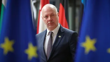 În Bulgaria se poate! Premierul Rosen Jeleazkov și-a dat demisia după prostestele uriașe de la Sofia! Exasperați de criza economică și de noile taxe și politicile economice, bulgarii au ieșit cu sutele de mii în stradă