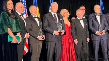 Palmă zdravănă pentru reziști, din SUA. Cătălin Predoiu a fost onorat cu Premiul Internațional pentru Serviciu Public! ”Dacă am putea avea zece ca el, am putea schimba țara asta într-un minut”