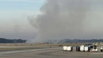 Momente de panică pe aeroportul din Washington: incendiu la motorul unui Boeing 777