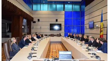 Cine sunt bugetarii care încasează spor pentru risc și suprasolicitare neuropsihică de peste 11.000 de lei lunar