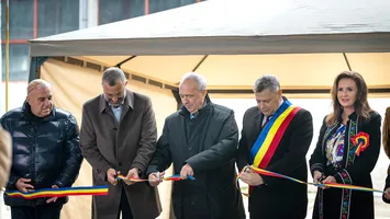 Două fabrici construite de o companie românească sunt aşteptate să revitalizeze economic o zonă puternic afectată de concedieri şi migraţia forţei de muncă