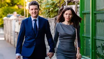 Mirabela Grădinaru nu a votat în aceeași secție ca Nicușor Dan. Motivul a ieșit la iveală în ziua alegerilor: ”Rămânem datori cu un răspuns, nu există probleme în familia noastră”