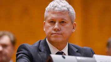 Moțiunea simplă inițiată de AUR împotriva ministrului de Interne, Cătălin Predoiu, a fost respinsă. Doar 31 de senatori au votat „pentru”