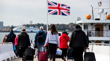 Marea Britanie nu mai este atractivă pentru români. Marele exod este pe sfârșite, mai mulți pleacă din Regatul Unit decât vin