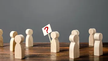 Sondaj CURS. AUR continuă să crească în preferințele românilor. Cum a fost afectat scorul PNL de victoria lui Ciprian Ciucu la București