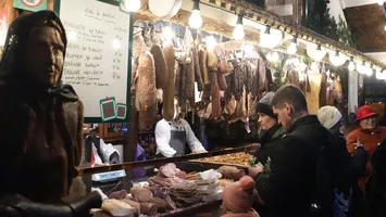 Cât costă o porție de iahnie de fasole și un ciolan cu mămăliguță la Târgul de Crăciun din Timișoara