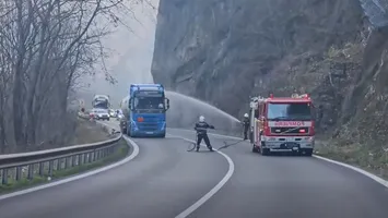 Valea Oltului, blocată din cauza unor scurgeri de gaze dintr-o cisternă. A fost emis mesaj RO-ALERT pentru avertizarea populației