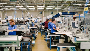 O mare companie americană își închide fabrica din România. Peste 1.000 de angajați vor rămâne fără loc de muncă