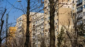 Viața la bloc în 2026. Regula care îți poate scoate 2.000 de lei din buzunar. Nu ai voie să o încalci nici măcar în fața ușii tale!