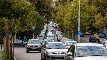 STUDIU: Câte zile au pierdut bucureștenii în trafic în 2025. Viteza medie de deplasare a fost de numai 18,5 km/h