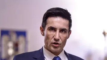 PSD amenință cu debarcarea lui Bolojan: ”Premierul cântă de multe ori, dar nu cântă din același playlist. Poate vine momentul să schimbăm lăutarul”