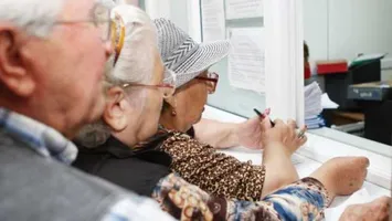 Recalcularea pensiei 2026. Ce trebuie să știe pensionarii aflați în proces cu casele de pensii