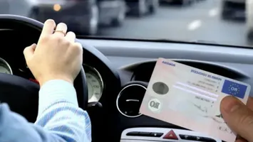 Șoferii ce au permis auto categoria B vor putea să conducă și alte tipuri de mașini. Ce schimbări apar în Codul Rutier