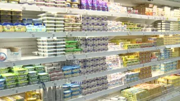 Prețurile alimentelor la început de 2026, mai mari decât anul trecut. Fluctuații mari la unt și porc