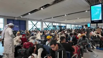 28 de elevi din Focşani sunt blocaţi în Dubai, alături de profesoarele care îi însoţesc, din cauza războiului din Orientul Mijlociu