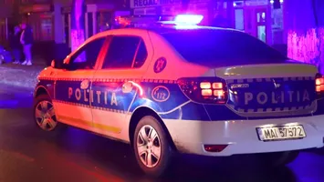 INCREDIBIL! Violența între adolescenți continua: La doar 19 ani, tânărul și-a agresat colega chiar pe holul liceului