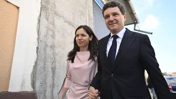 Coincidenţe dubioase la vârful Justiţiei. Procurorul general adjunct al României, coleg de liceu cu partenera lui Nicuşor Dan, spune că nu o cunoaşte pe aceasta