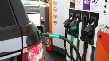 Unul dintre cele mai mari lanţuri de benzinării din România plănuieşte angajări masive de personal. Compania va deschide 13 staţii noi de alimentare